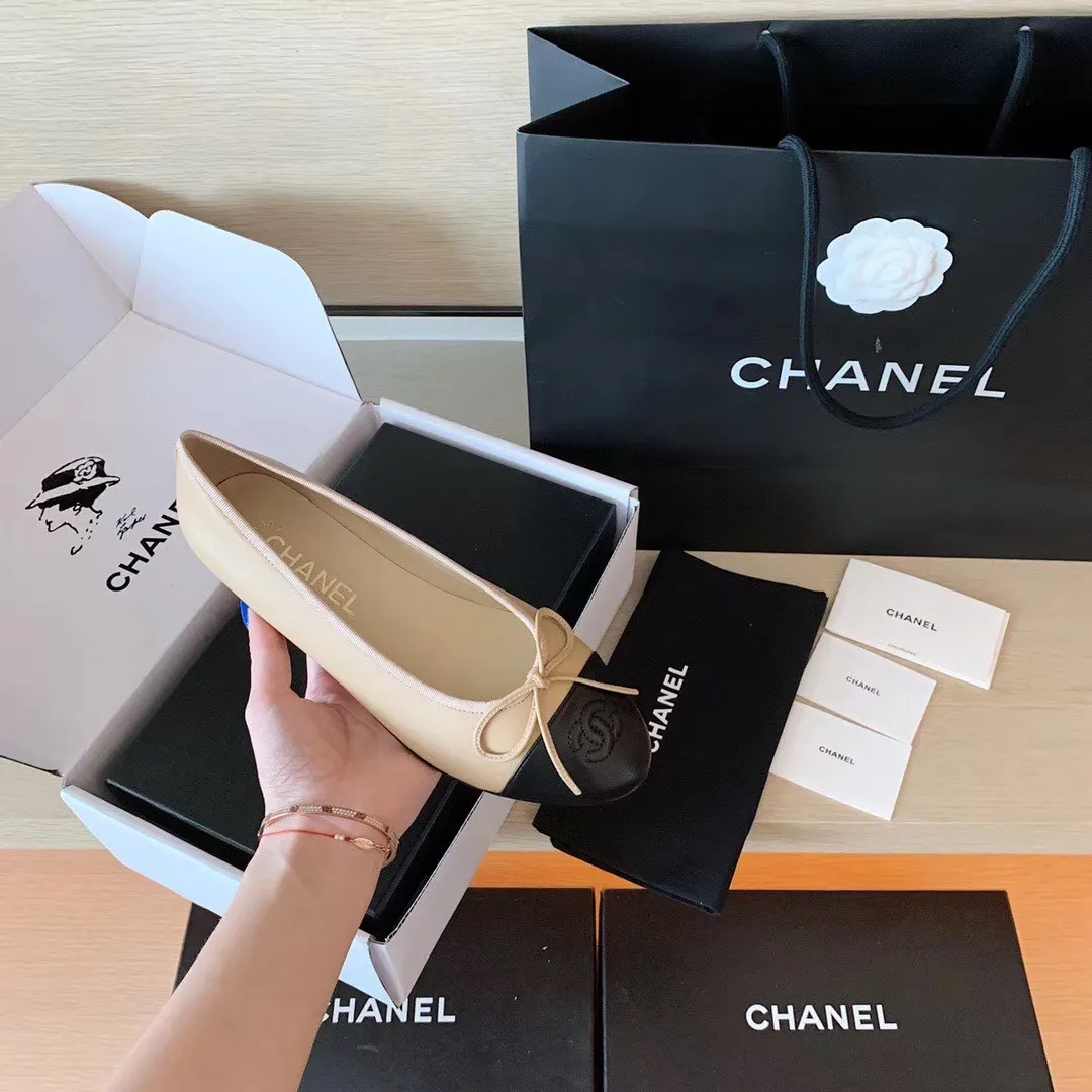👟👟Ex-factory price 440👟👟Chanel Chanel⚠️Classic forever ballet shoes...the first few domestic versions, welcome to compare🆚🌟Material: The upper is made of imported sheepskin ✈️Mixed sheepskin lining ✈️Italian leather outsole🌟size: 34-40